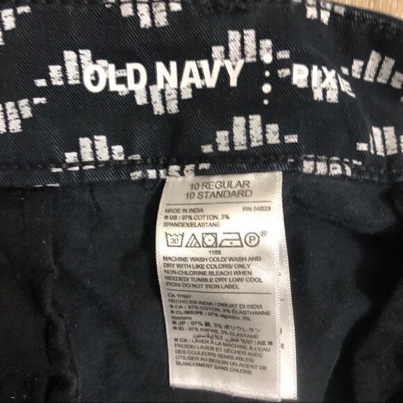 Old Navy Pixie Shorts black and white print mid hi rise 4” 10 Reg - Picture 5 of 14